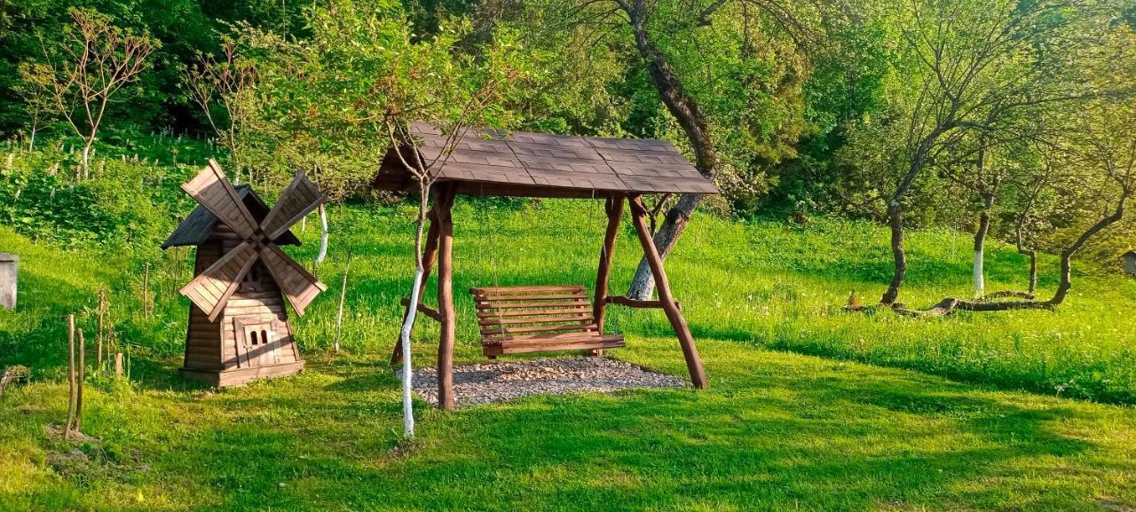 Під Горою Sheshory Exterior foto